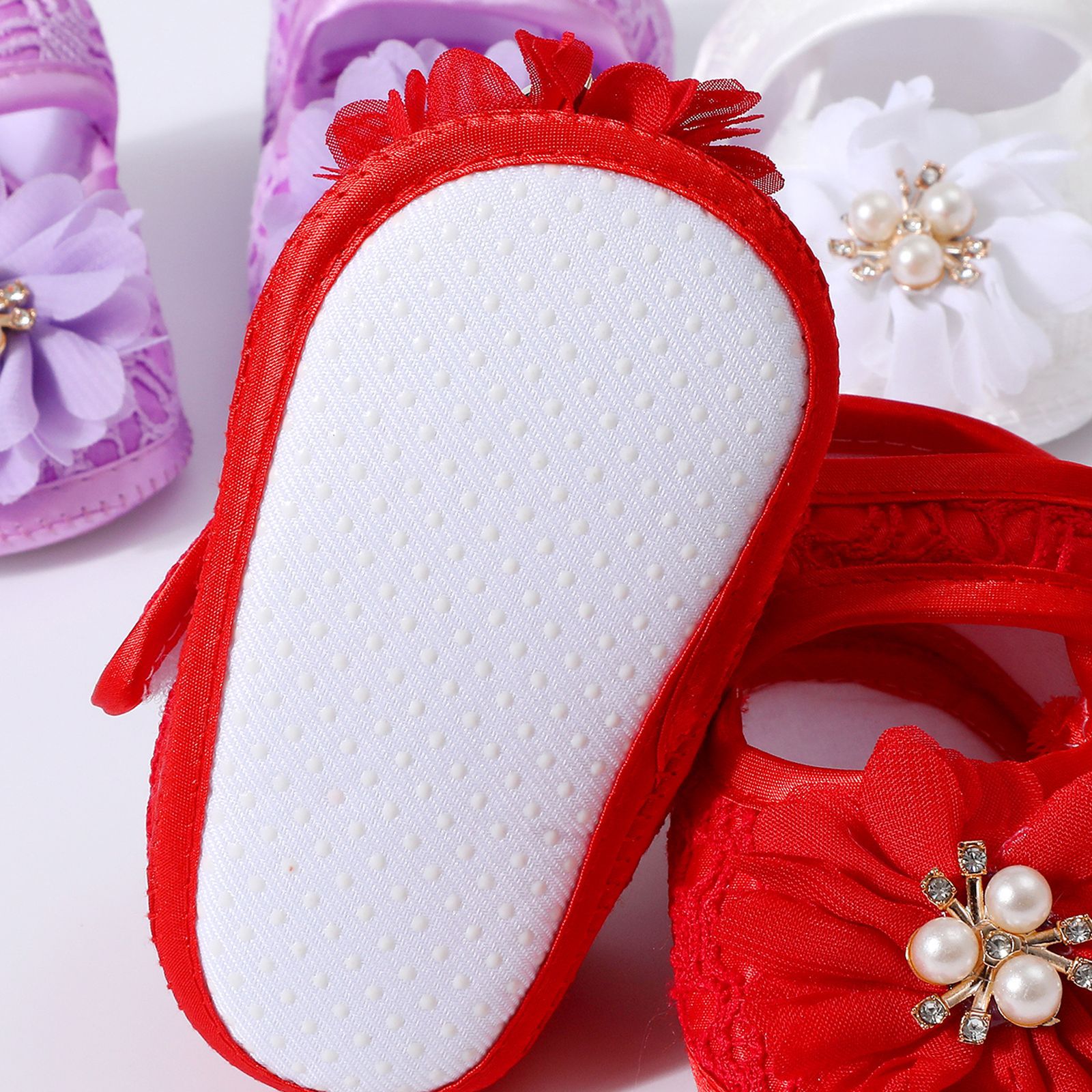 đ¸ âBloomy Stepsâ Flower Pearl Baby Shoes with Headband đ¸ - Image 4